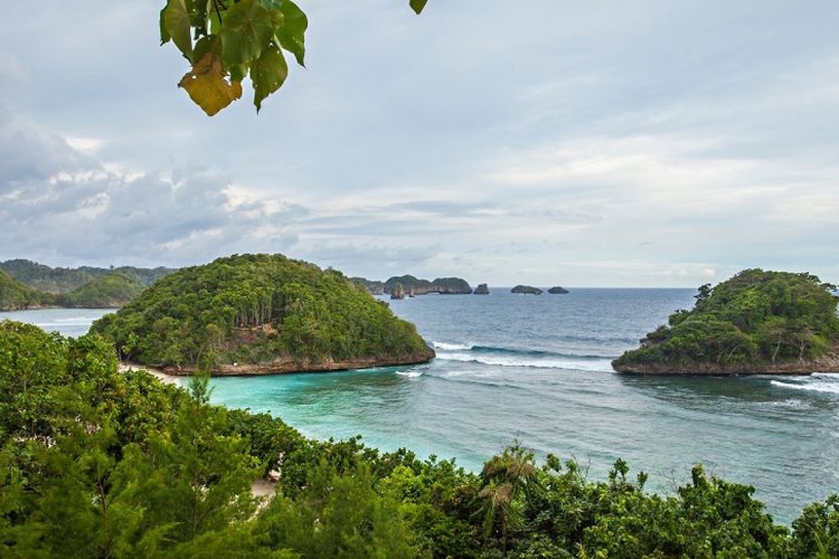 5 Pantai Cantik di Malang Dijamin Berasa Cuci Mata, Ada yang Mirip Tanah Lot Hingga Raja Ampat