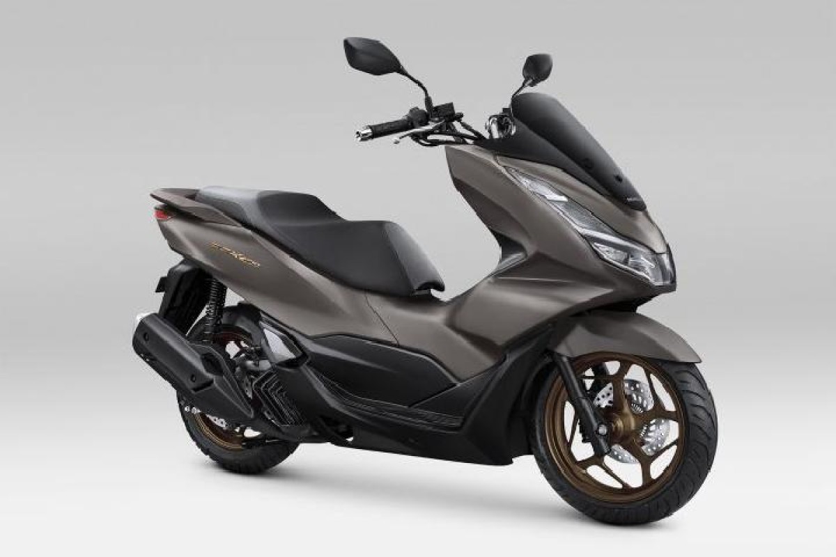 Harga Honda PCX 160 CBS dan ABS Tidak Naik, Malah Hadir Dengan Warna Baru yang Menggoda, Silver dan Coklat 