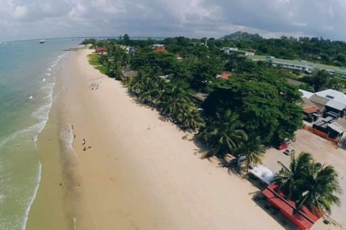 Punya 3 Pulau Unik? Inilah Pantai di Malang Punya Karang dengan Panjang Capai Kurang Lebih 2000 Meter, Cocok Dijadikan Sport Foto Estetik!