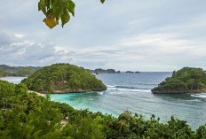 5 Pantai Cantik di Malang Dijamin Berasa Cuci Mata, Ada yang Mirip Tanah Lot Hingga Raja Ampat